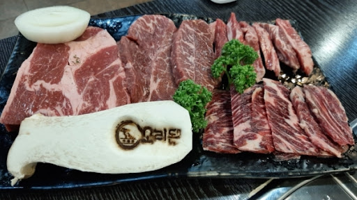 볼것도 많지만 월곡역고기집은 못참지