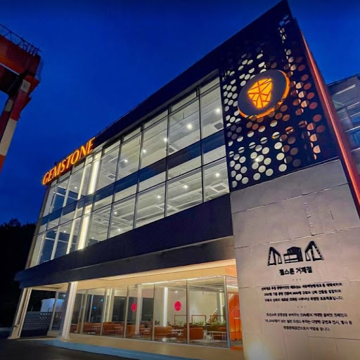 젬스톤 거제점: 거제에서의 편안한 커피 타임